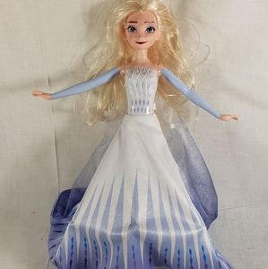 Frozen2 Elsa doll